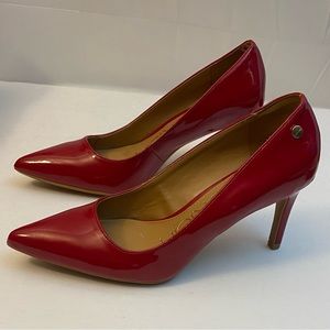 New without tags Women’s Calvin Kline Red pump size 5 1/2
